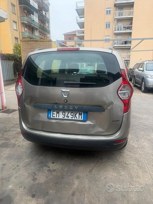Usata Dacia Lodgy Ambiance 82 CV (60 kW) 2012 Monovolume