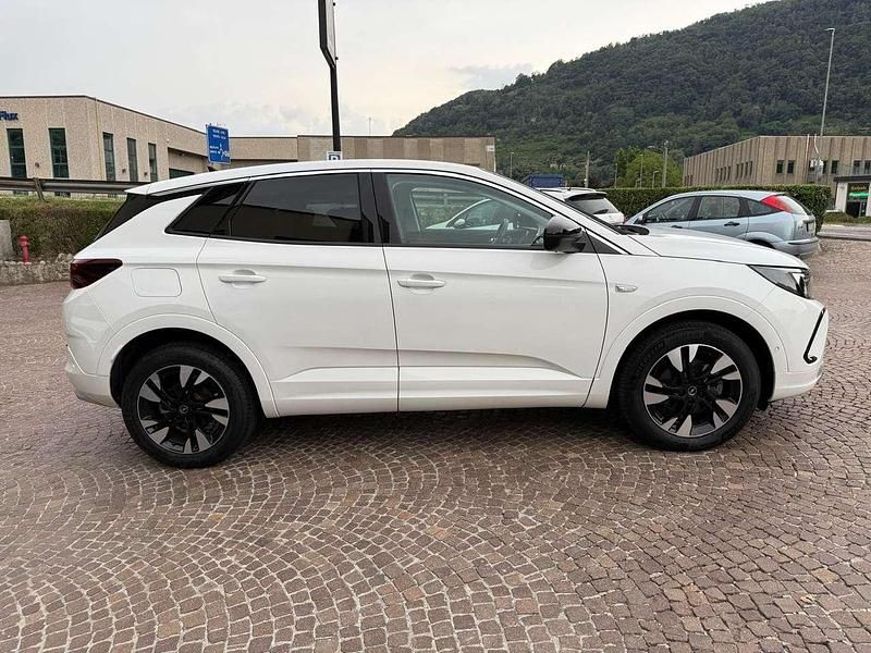 Usata Opel Grandland X Business Elegance 131 CV (96 kW) 2023 Bianco SUV