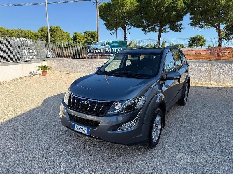 Usata Mahindra XUV500 140 CV (102 kW) 2016 Grigio SUV