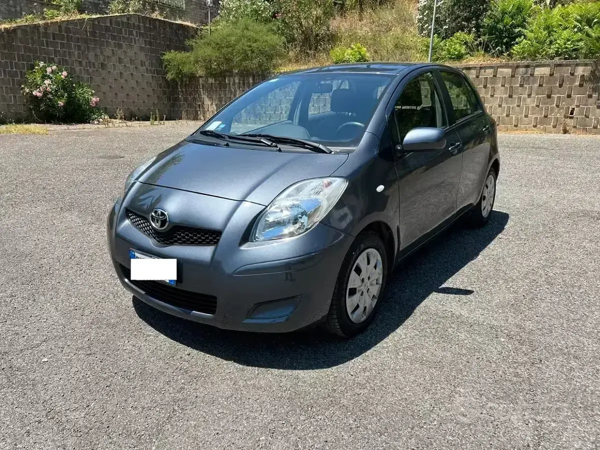 Usata Toyota Yaris Sol 101 CV (74 kW) 2009 Utilitaria