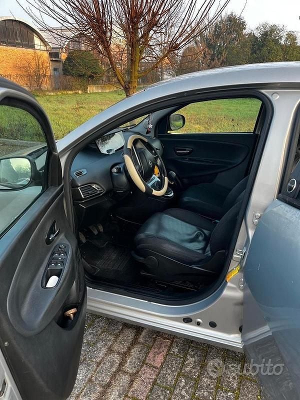 Usata Lancia Ypsilon Gold 77 CV (56 kW) 2007 Utilitaria