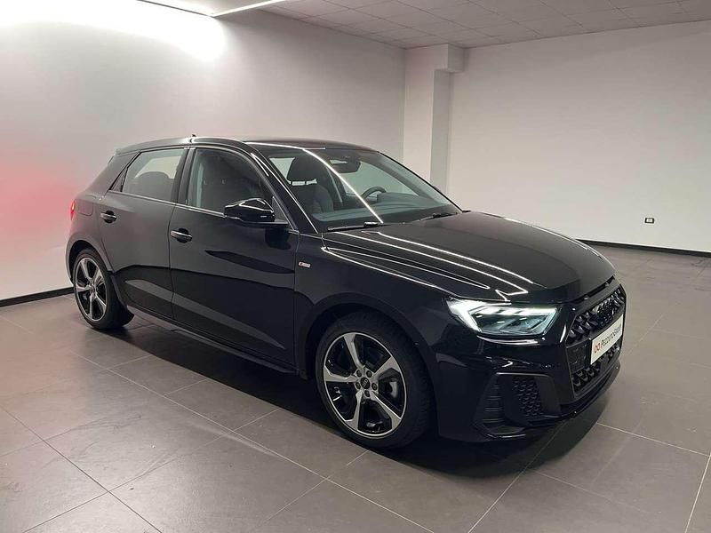Nuova Audi A1 Sportback S-Line 116 CV (85 kW) 2025 Nero Utilitaria