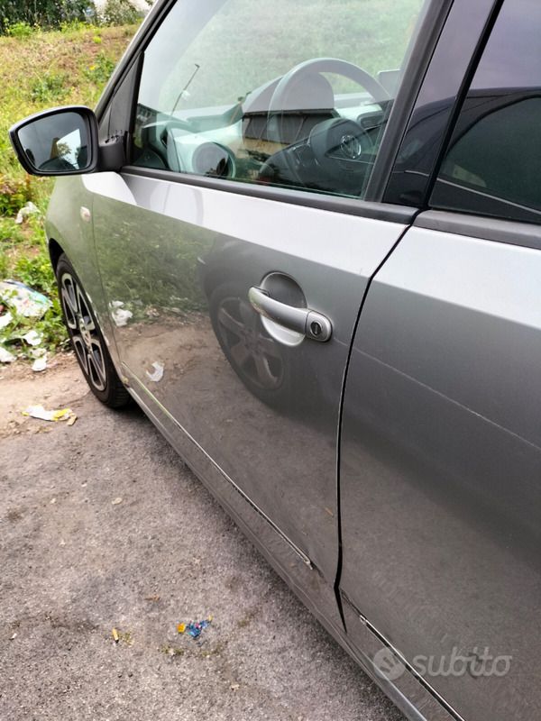 Usata VW up! 75 CV (55 kW) 2014 Grigio Utilitaria