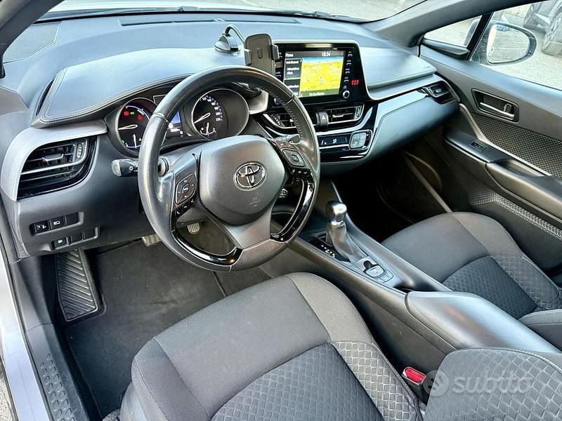 Usata Toyota C-HR Active 98 CV (72 kW) 2021 Grigio SUV