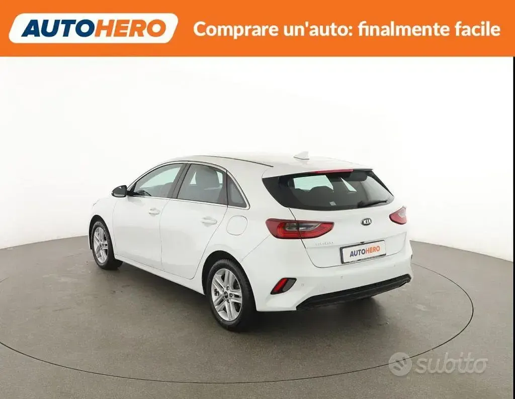 Begagnad Kia Ceed 116 HK (85 kW) 2020 Vit Halvkombi