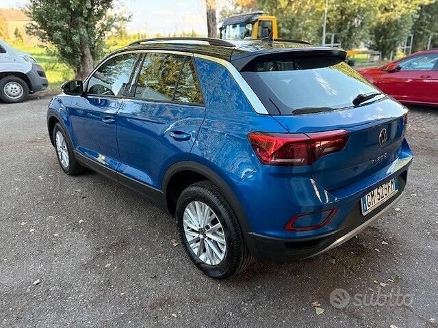 Usata VW T-Roc Style 110 CV (80 kW) 2023 Blu/azzurro SUV