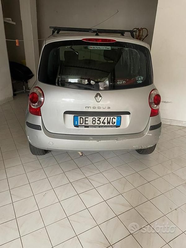 Grigio Usata 2005 Renault Modus Monovolume | 1500 € - Immagine 1/4
