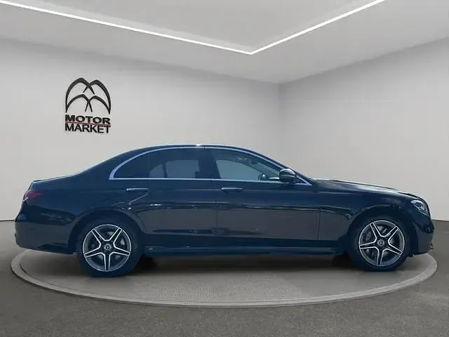 Usata Mercedes E300 Premium Plus 194 CV (142 kW) 2022 Nero / black Berlina