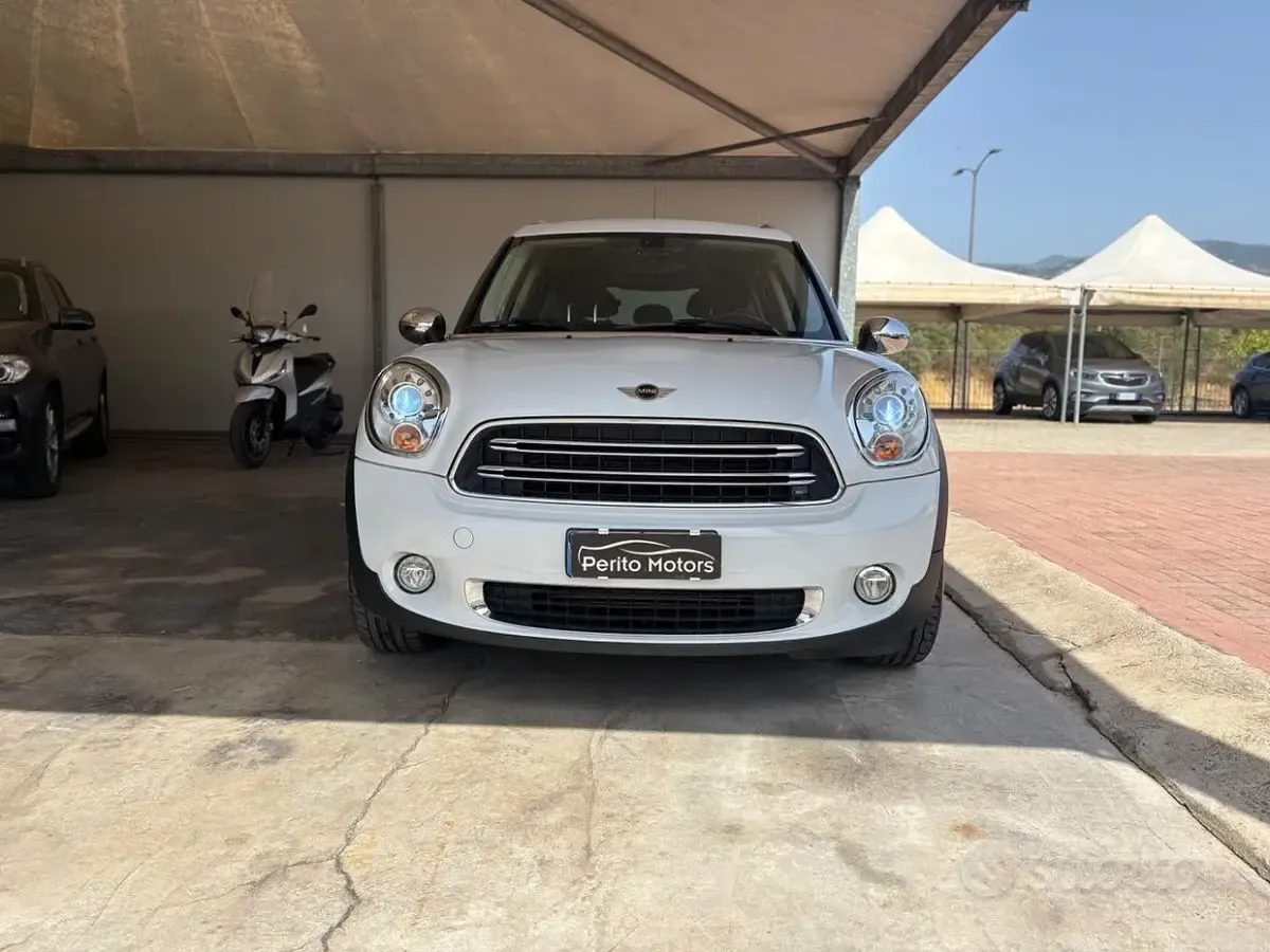 Usata Mini Cooper D Countryman Business 111 CV (81 kW) 2015 Bianco SUV