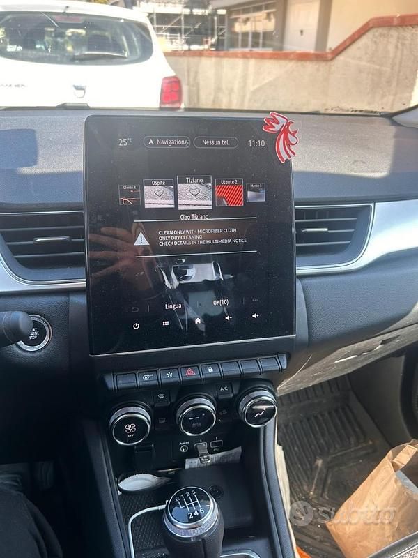 Usata Renault Captur 100 CV (73 kW) 2023 Blu SUV