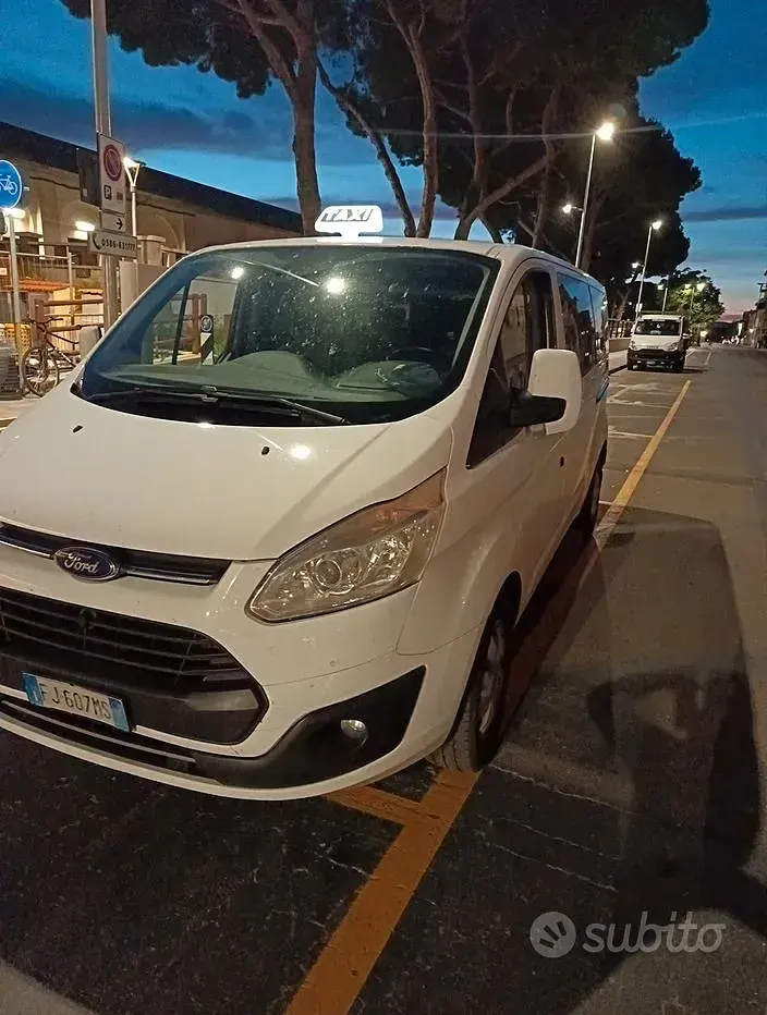 Usata Ford Tourneo 170 CV (125 kW) 2017 Bianco Monovolume