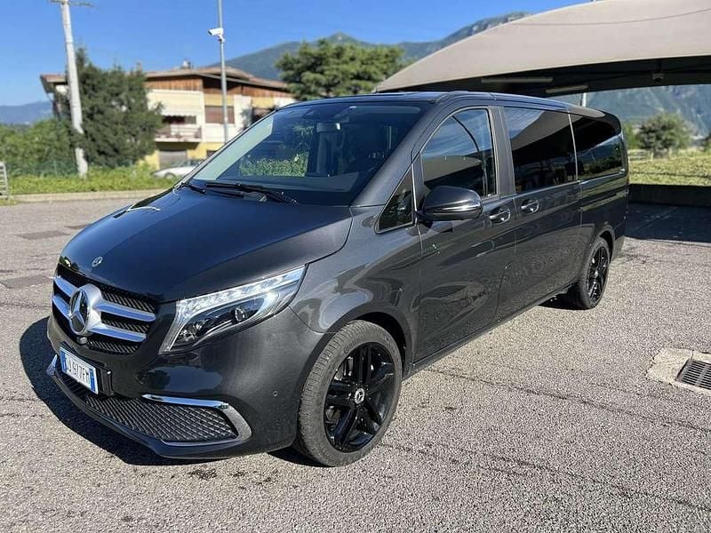 Usata Mercedes V250 Premium 190 CV (139 kW) 2022 Grigio Monovolume