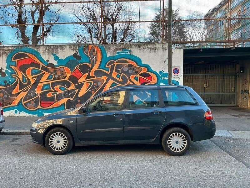 Usata Fiat Stilo 116 CV (85 kW) 2005 Grigio Station wagon