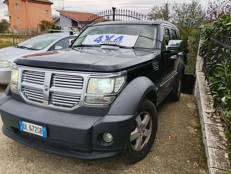 Nero Usata 2008 Dodge Nitro SXT SUV | 5500 € (Buon prezzo) - Immagine 1/4