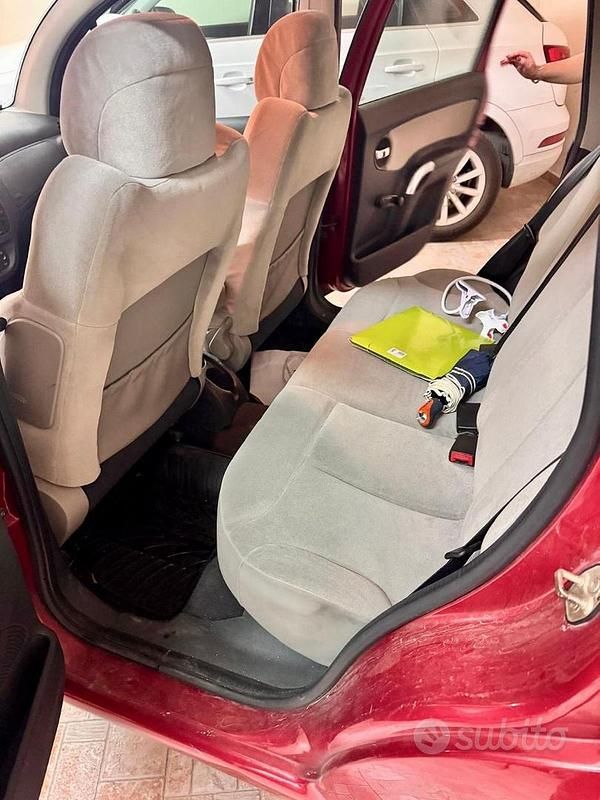 Usata Citroën C3 68 CV (50 kW) 2005 Rosso Utilitaria