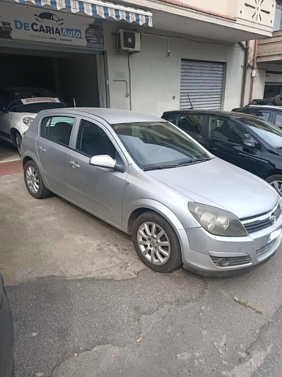 Usata Opel Astra 90 CV (66 kW) 2006 Argento Berlina
