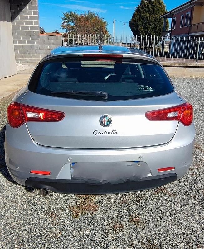 Usata Alfa Romeo Giulietta 105 CV (77 kW) 2011 Grigio Utilitaria