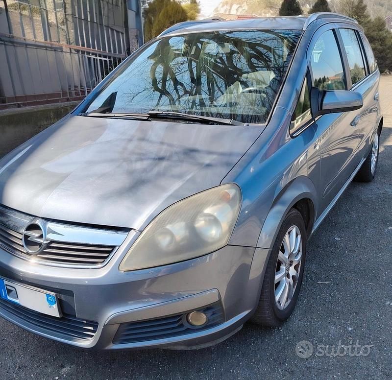 Usata Opel Zafira 94 CV (69 kW) 2006 Grigio Monovolume