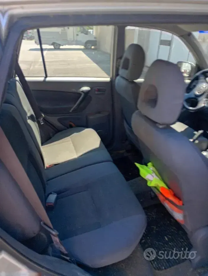 Usata Toyota RAV4 128 CV (94 kW) 2001 SUV