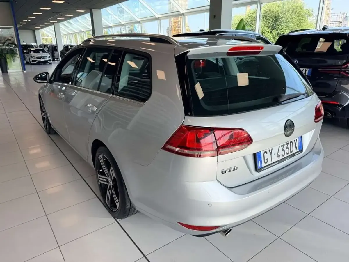 Usata VW Golf VII Highline 110 CV (80 kW) 2015 Argento reflex metallizzato Station wagon