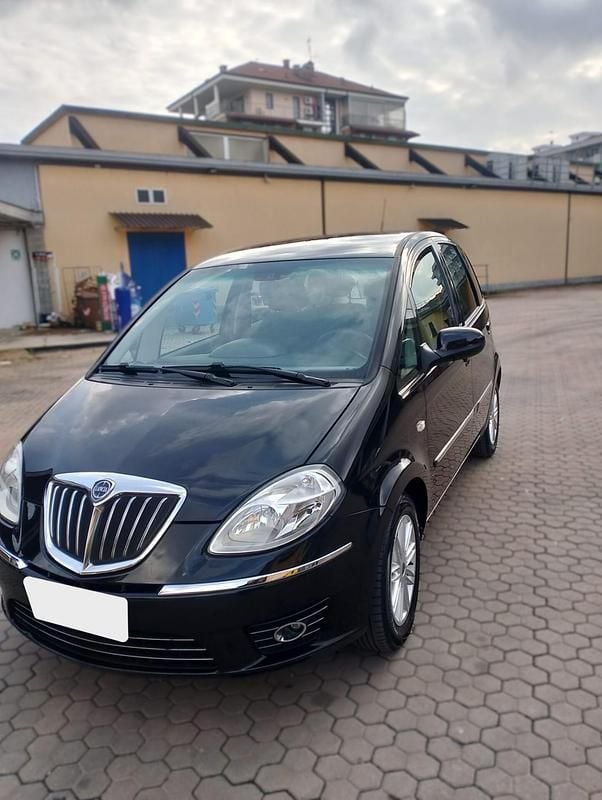 Usata Lancia Musa 95 CV (69 kW) 2011 Nero Monovolume