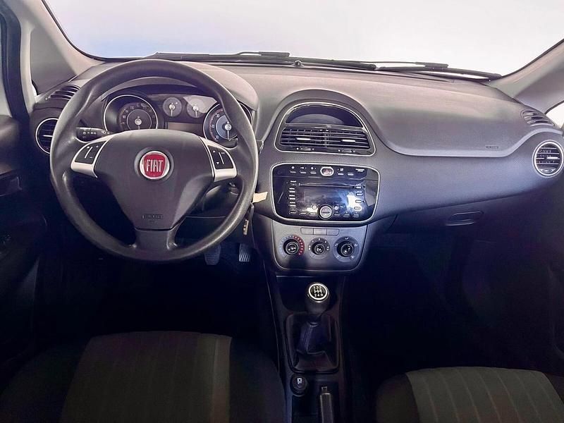 Usata Fiat Punto Street 95 CV (69 kW) 2017 Argento Berlina