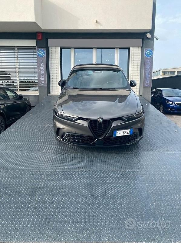 Usata Alfa Romeo Tonale Sprint 131 CV (96 kW) 2023 Grigio SUV