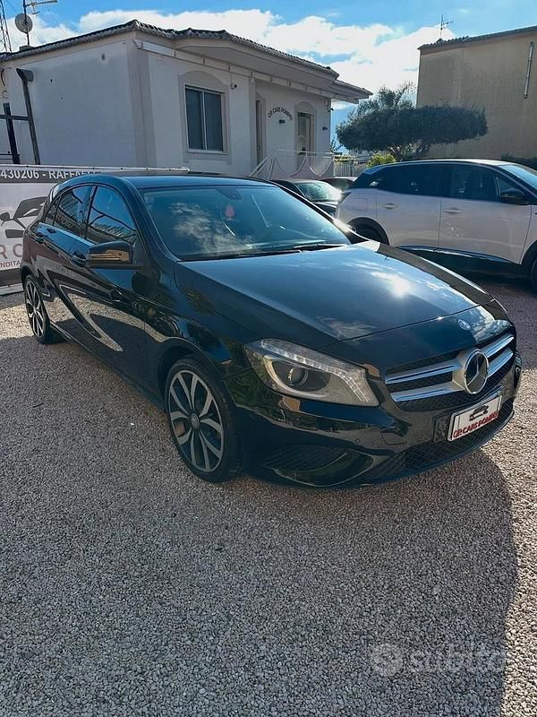 Usata Mercedes A180 109 CV (80 kW) 2015 Nero Berlina