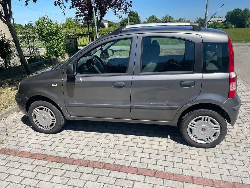 Usata Fiat Panda Active 77 CV (56 kW) 2012 Grigio Utilitaria