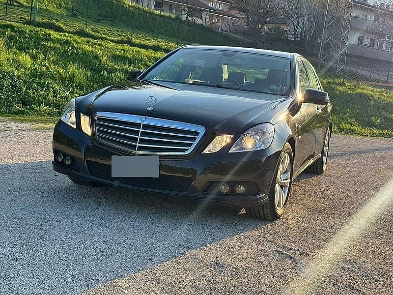 Usata Mercedes E250 205 CV (150 kW) 2011 Nero Berlina