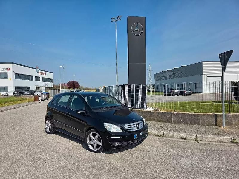 Usata Mercedes B200 Chrome 140 CV (102 kW) 2007 Nero Monovolume
