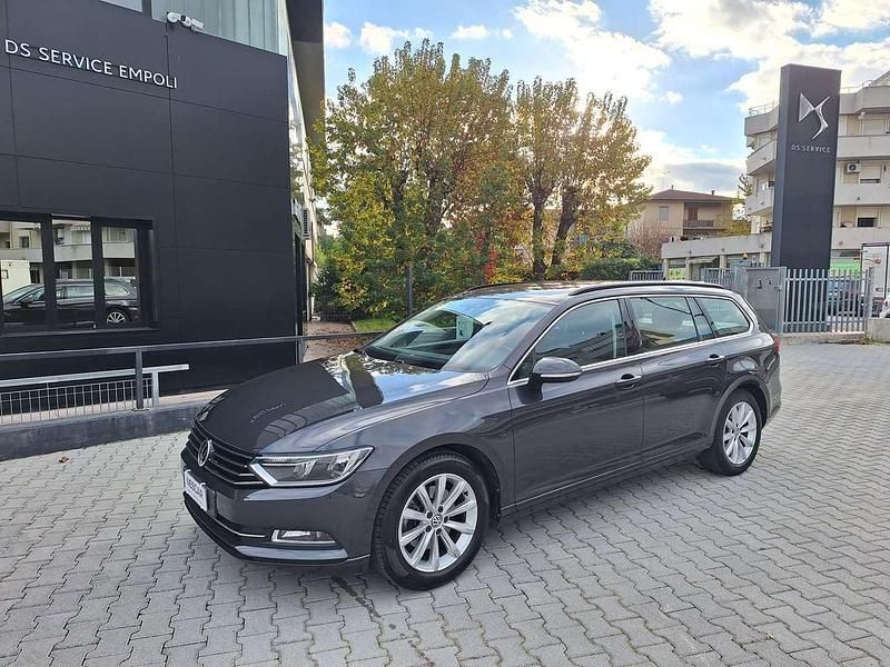Grigio Usata 2019 VW Passat Business Station wagon | 16.100 € (Ottimo prezzo) - Immagine 1/4