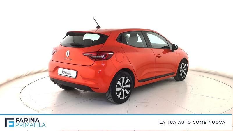 Usata Renault Clio V Equilibre 101 CV (74 kW) 2023 Arancione Berlina