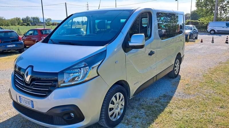 Usata Renault Trafic Zen 125 CV (91 kW) 2016 Grigio Monovolume