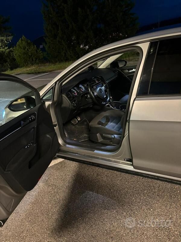 Grigio Usata 2013 VW Golf VII Due volumi | 9500 € (Buon prezzo) - Immagine 1/4
