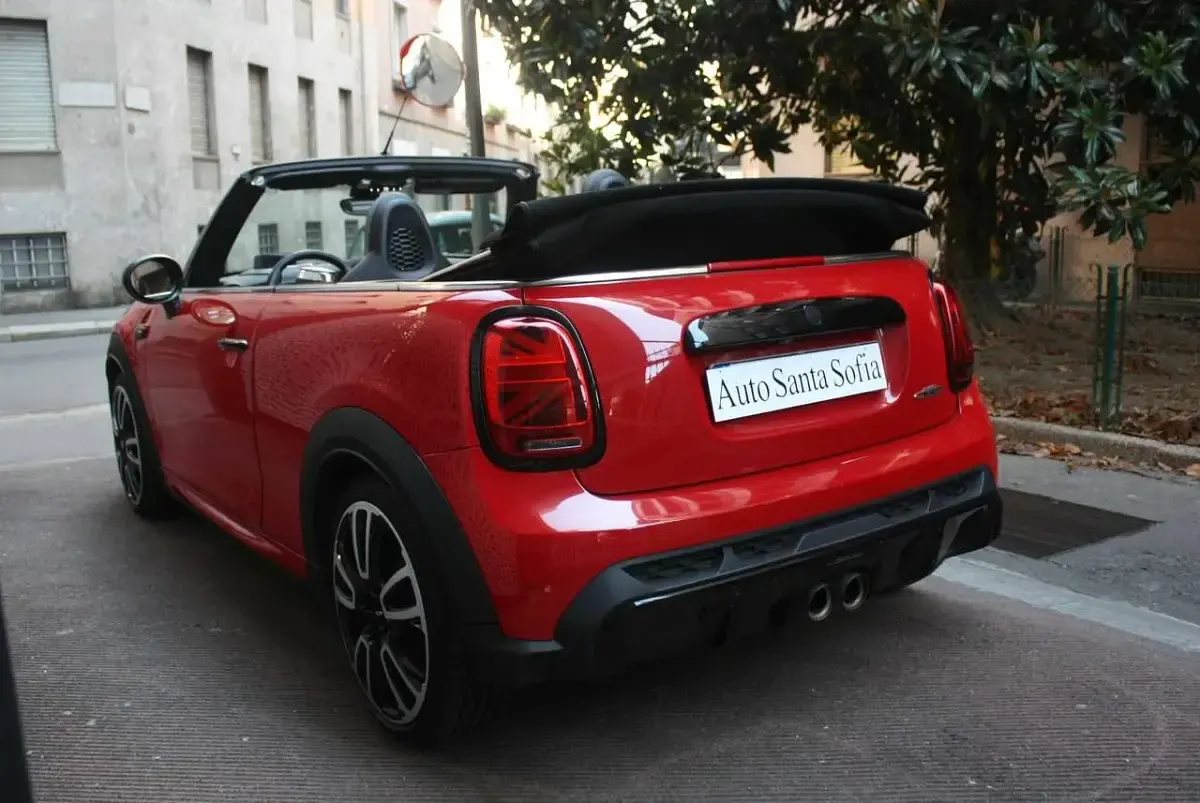Usata Mini John Cooper Works Cabriolet 231 CV (169 kW) 2022 Chili red Cabrio