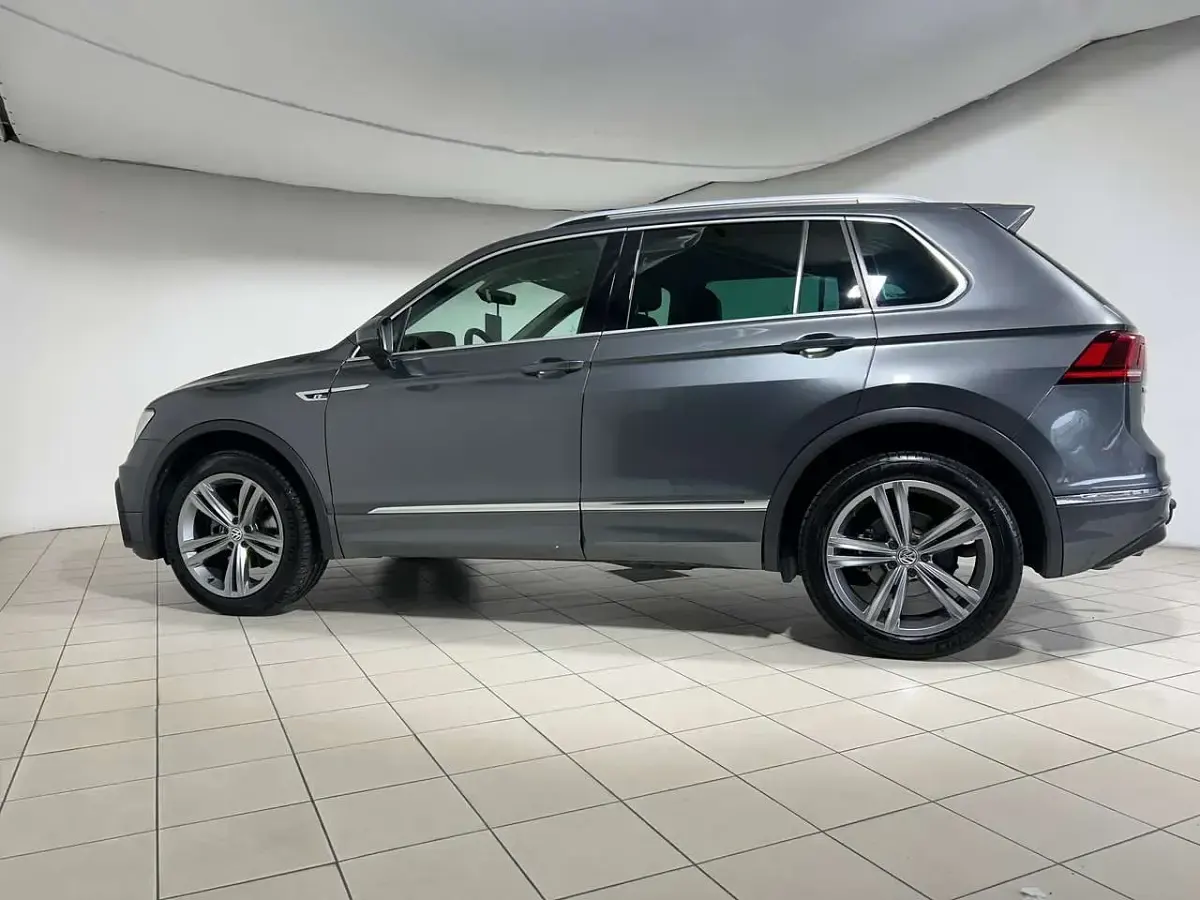 Usata VW Tiguan Sportline 150 CV (110 kW) 2020 Grigio SUV