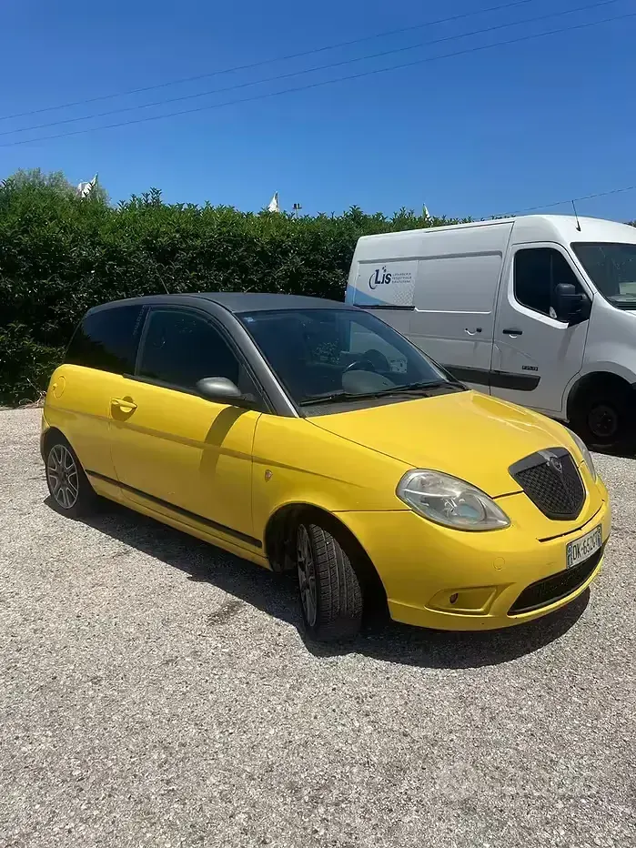 Usata Lancia Ypsilon 90 CV (66 kW) 2007 Giallo Utilitaria
