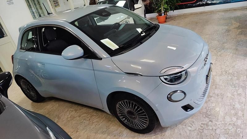 Usata Fiat 500e 86 kW (118 CV) 2020 Blu Berlina