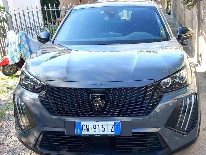 Usata Peugeot 2008 Allure 110 CV (80 kW) 2024 Grigio SUV