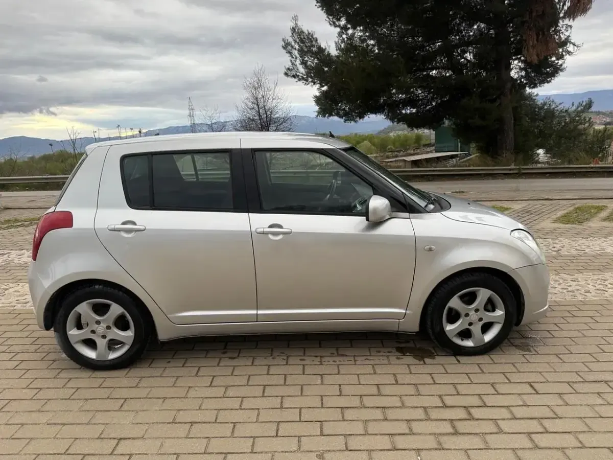 Brugt Suzuki Swift 92 HK (67 kW) 2007 Sølv Hatchback