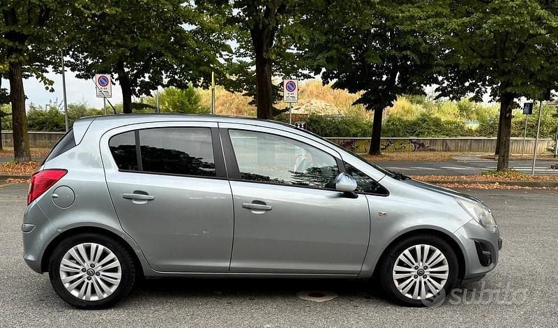 Usata Opel Corsa 85 CV (62 kW) 2015 Grigio Utilitaria
