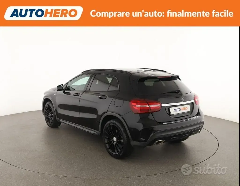 Usata Mercedes GLA200 156 CV (114 kW) 2018 Nero SUV