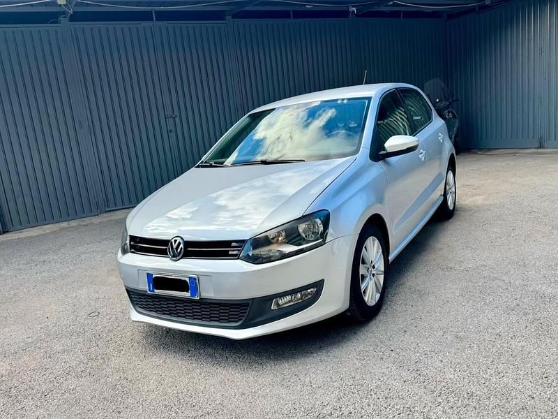 Usata VW Polo Comfortline 75 CV (55 kW) 2013 Argento Utilitaria