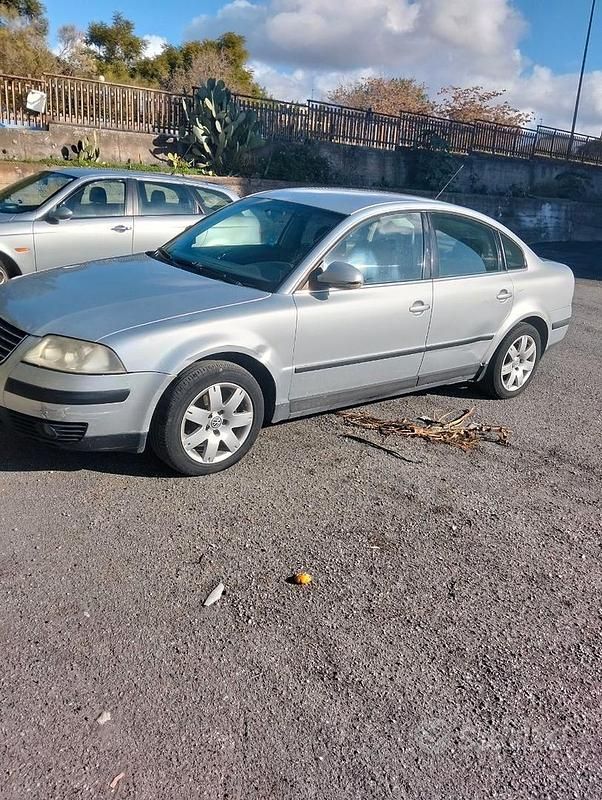 Usata VW Passat 130 CV (95 kW) 2005 Grigio Berlina