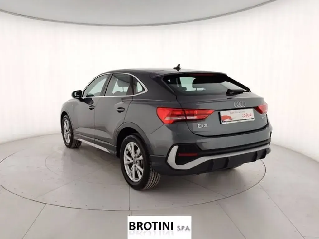 Usata Audi Q3 Sportback S-Line 150 CV (110 kW) 2020 Grigio metallizzato SUV