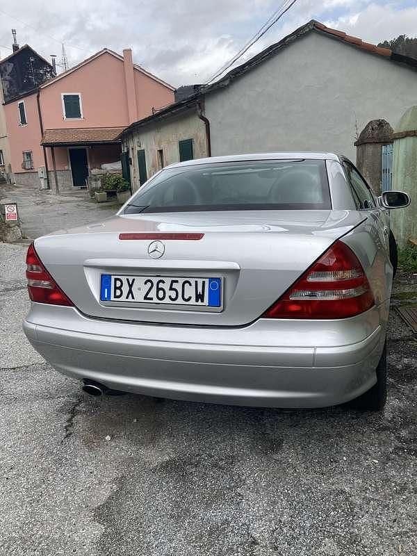 Usata Mercedes SLK200 163 CV (119 kW) 2002 Argento Cabrio