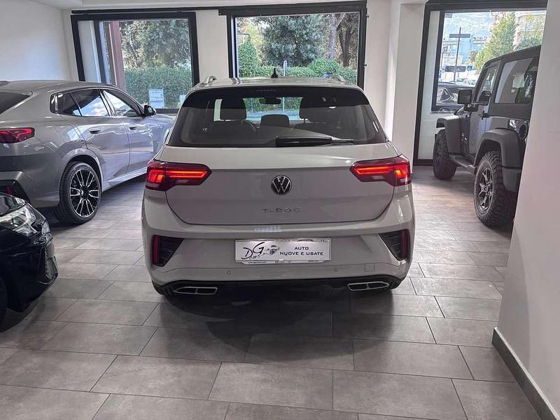 Usata VW T-Roc R-line 116 CV (85 kW) 2023 Grigio SUV