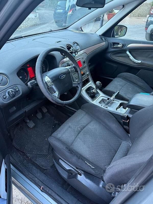 Usata Ford S-MAX Titanium 140 CV (102 kW) 2007 Grigio Monovolume