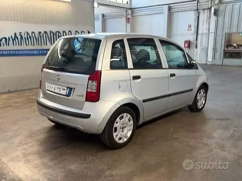Usata Fiat Idea 80 CV (58 kW) 2009 Grigio Monovolume